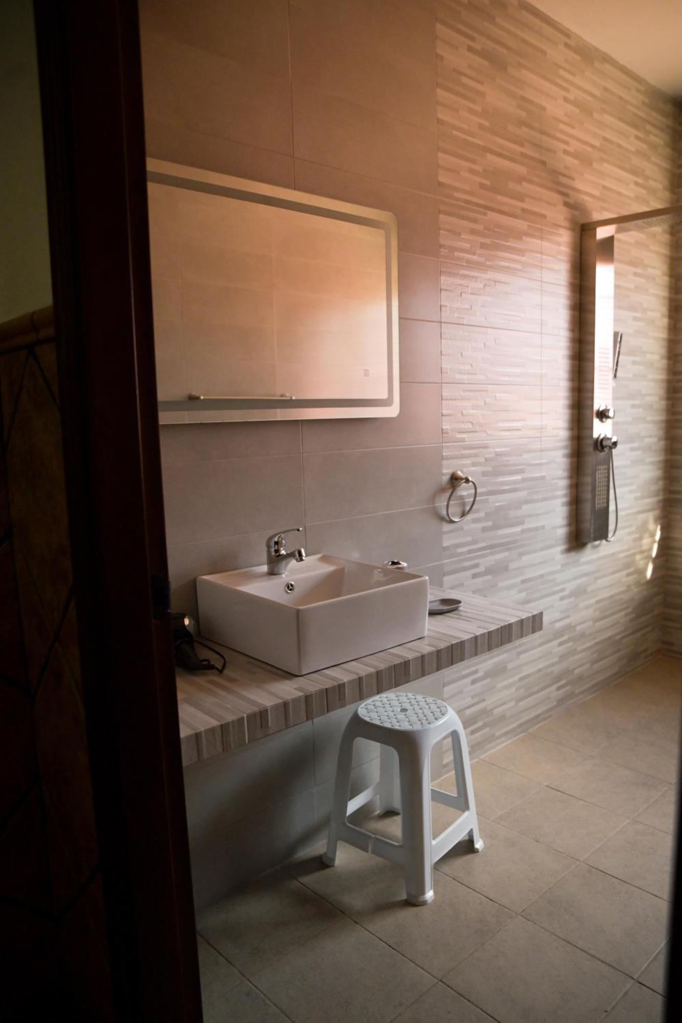 Casa Rural La Encina ออร์นาชวยโลส ภายนอก รูปภาพ
