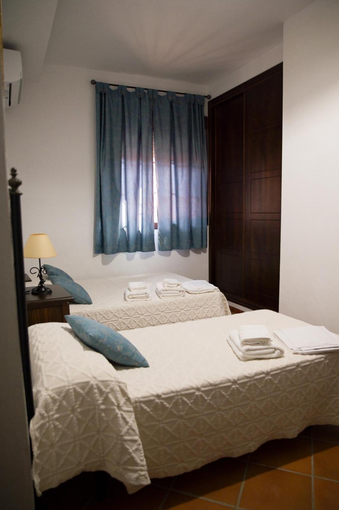 Casa Rural La Encina ออร์นาชวยโลส ภายนอก รูปภาพ