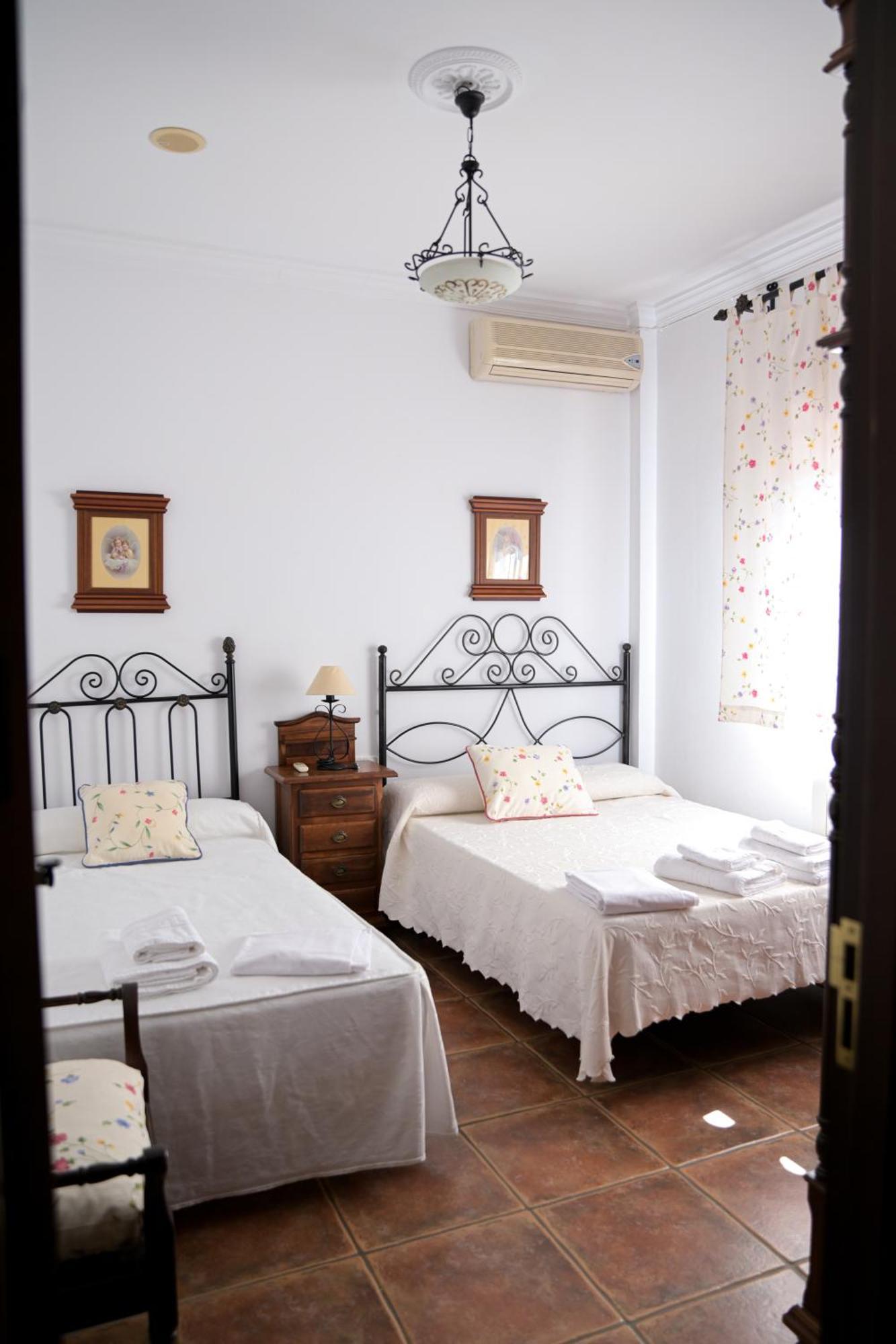 Casa Rural La Encina ออร์นาชวยโลส ภายนอก รูปภาพ