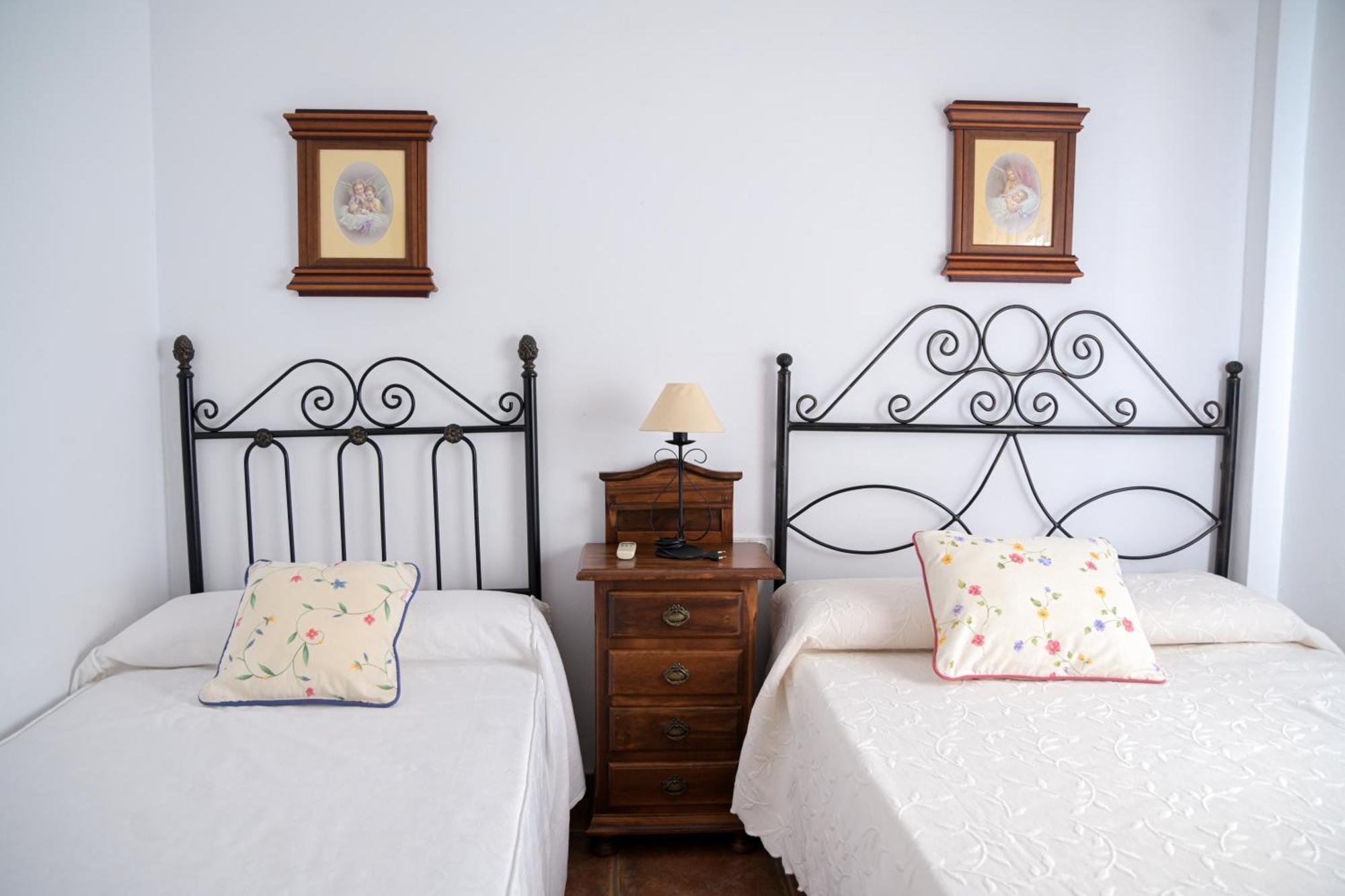 Casa Rural La Encina ออร์นาชวยโลส ภายนอก รูปภาพ